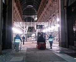 Mobile Scaffolding In The Cathedral Gallery Milano